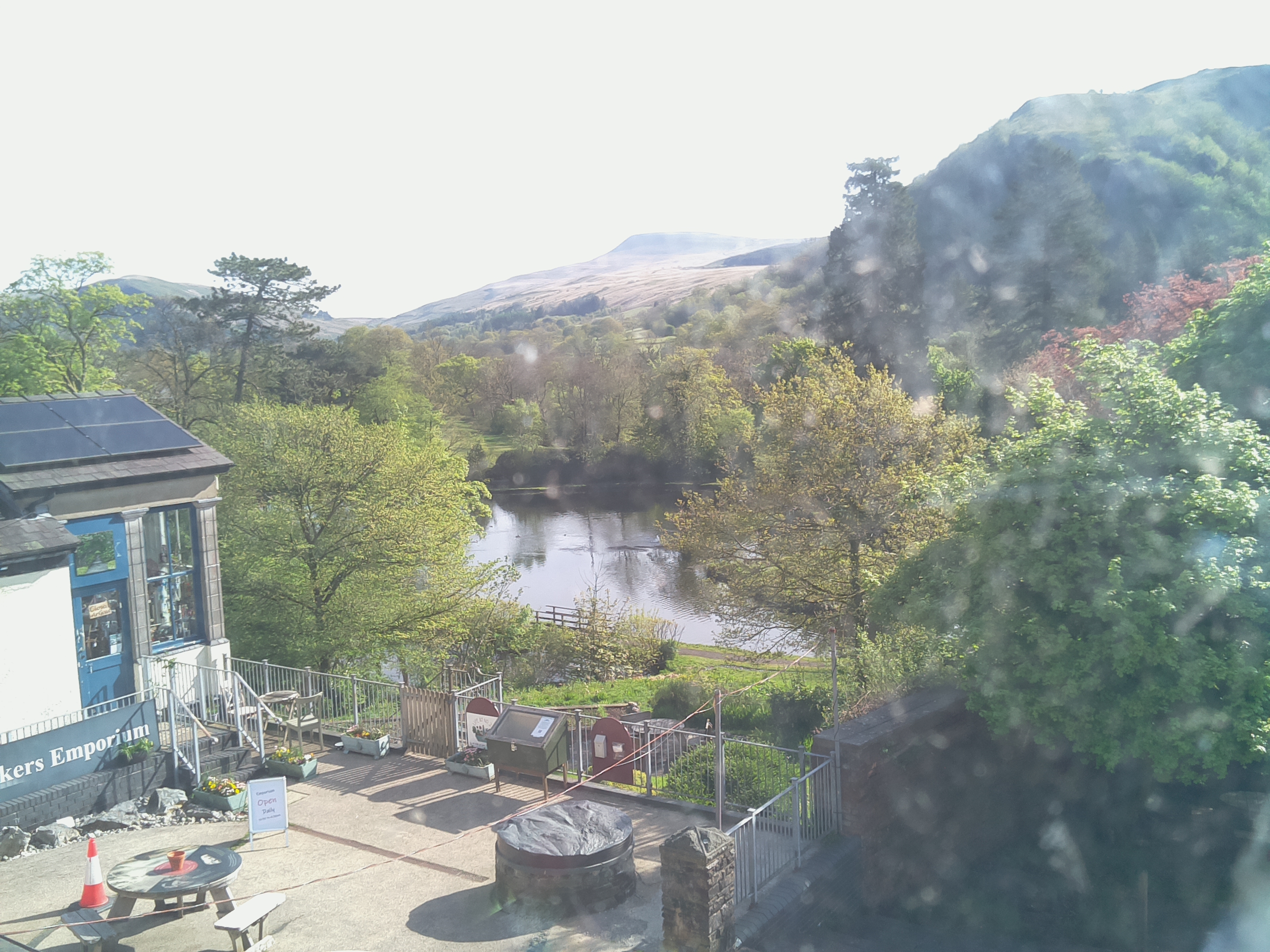 Webcam image from Craig-y-nos Country Park.